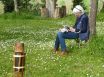 Repos et méditation parmi les marguerites